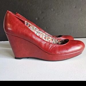 Pink & Pepper Scarlet Bristol Vegan Platform Wedge Heels Size 8.5